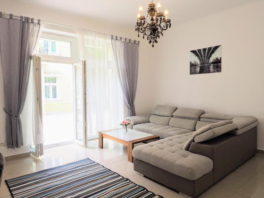 וינה City Villa Schoenbrunn Apartments - Contactless 24H Check-In מראה חיצוני תמונה